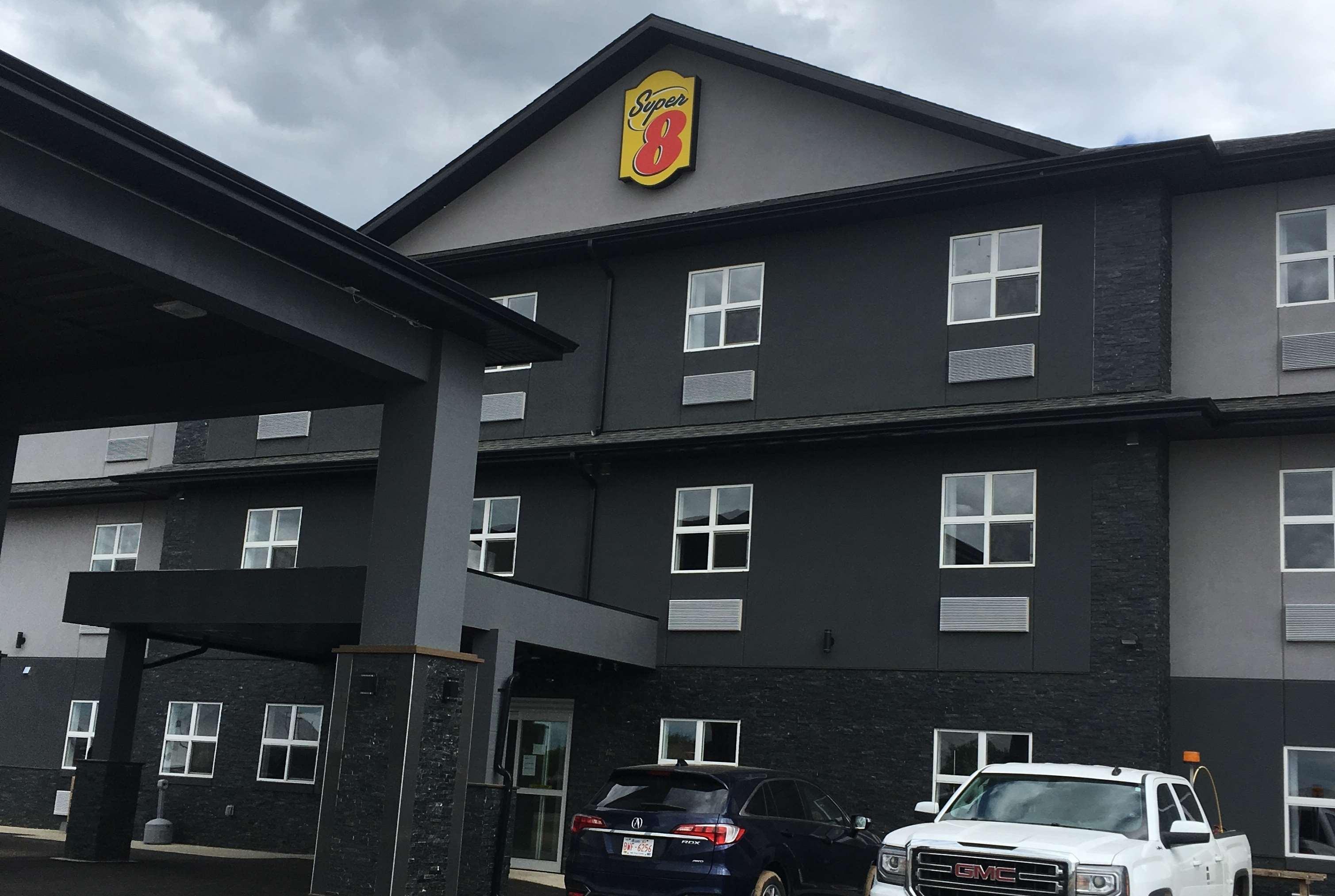 ซูเปอร์ 8 บาย วินด์แฮม ฮาร์ดิสตี Hotel Hardisty ภายนอก รูปภาพ