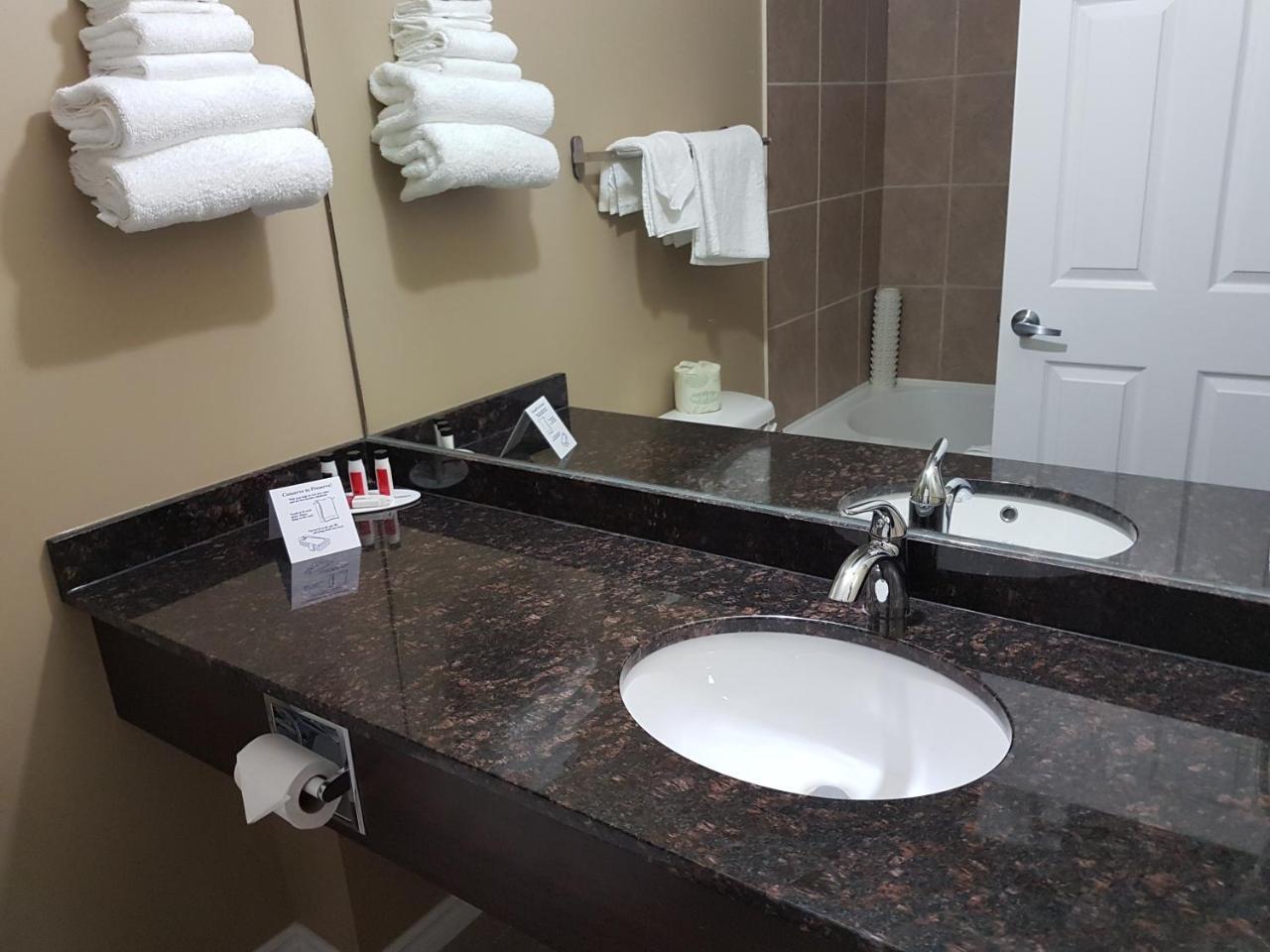 ซูเปอร์ 8 บาย วินด์แฮม ฮาร์ดิสตี Hotel Hardisty ภายนอก รูปภาพ